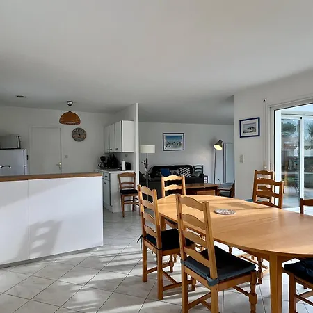 887 Arborhea Villa *