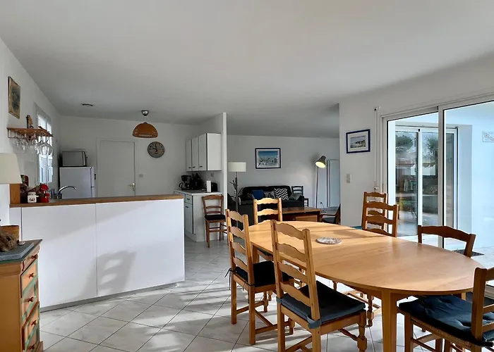 887 Arborhea Villa *